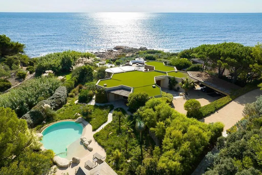 Villa In Gated Community Of Hotel La Reserve Ramatuelle Frankrike
